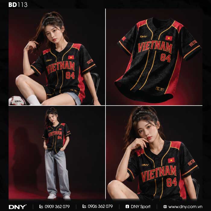 Áo thun bóng chày màu đen phối đỏ in chìm họa tiết rồng bay và số 84