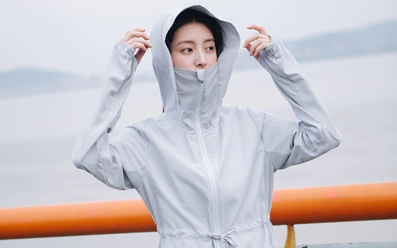 Áo chống nắng DNY Sport – bảo vệ toàn diện khi di chuyển ngoài trời mùa hè.